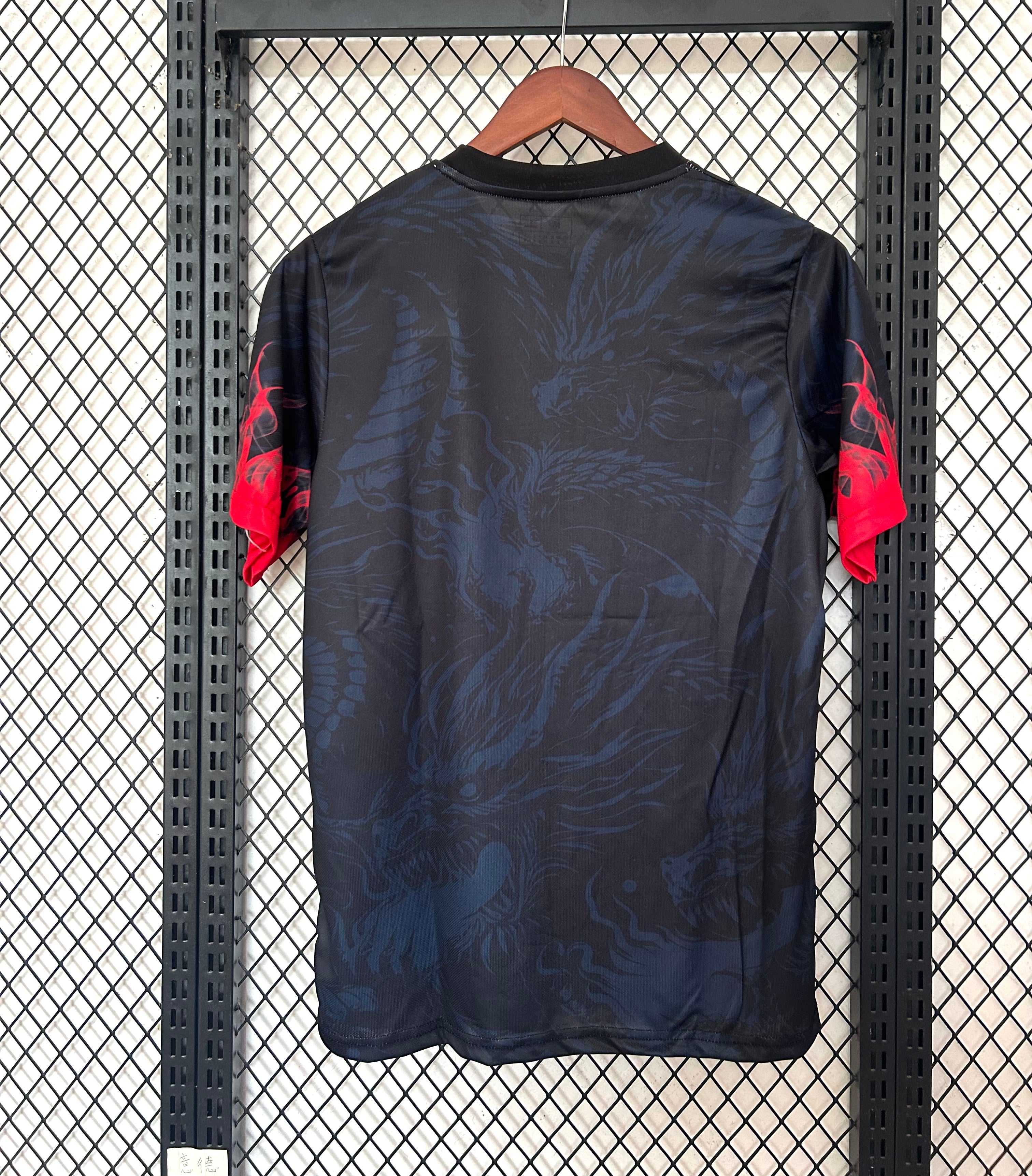 Maglia Real Madrid special 2025/26 nera con drago rosso