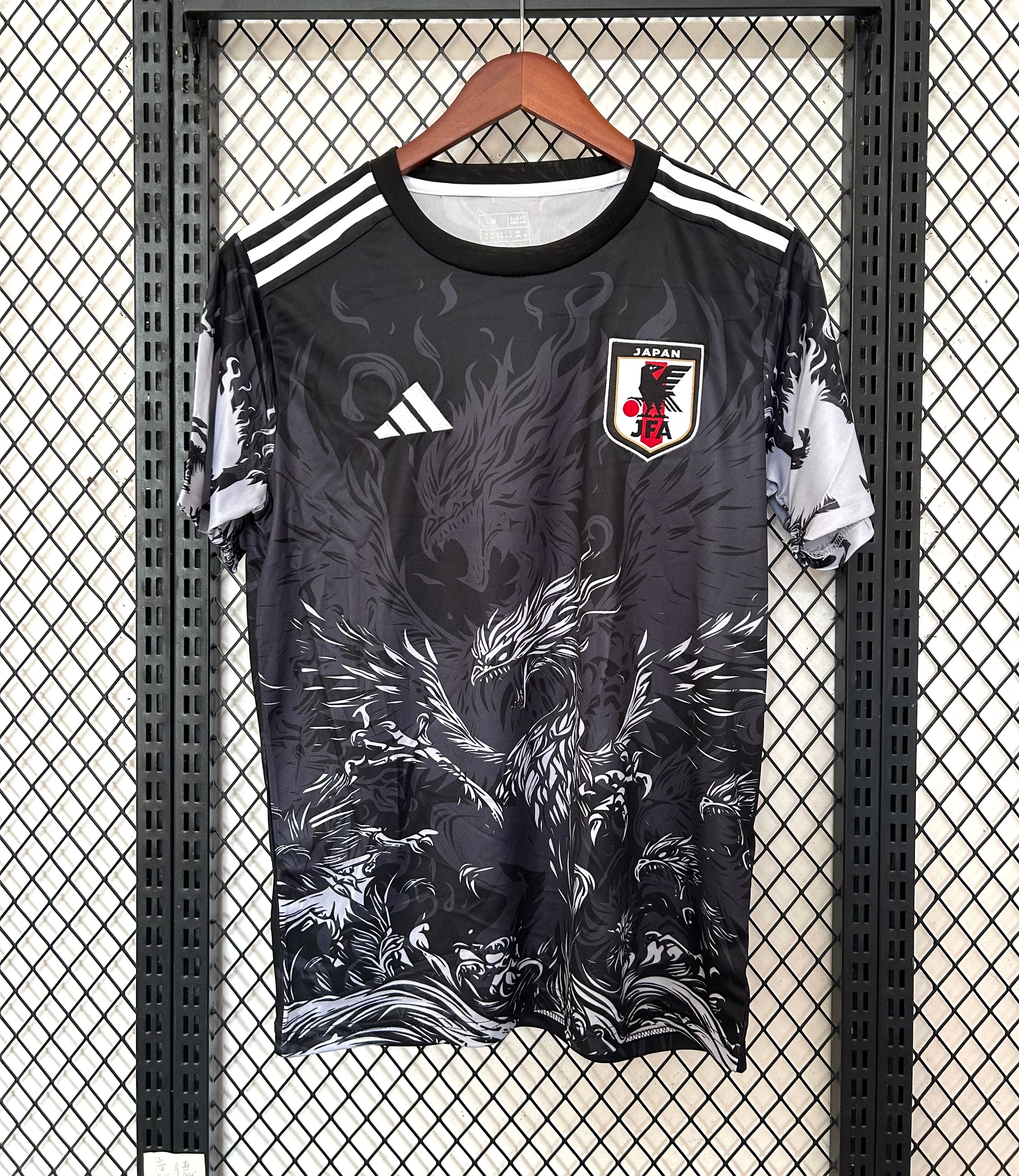 Maglia Giappone speciale nera con dragone grigio 2025