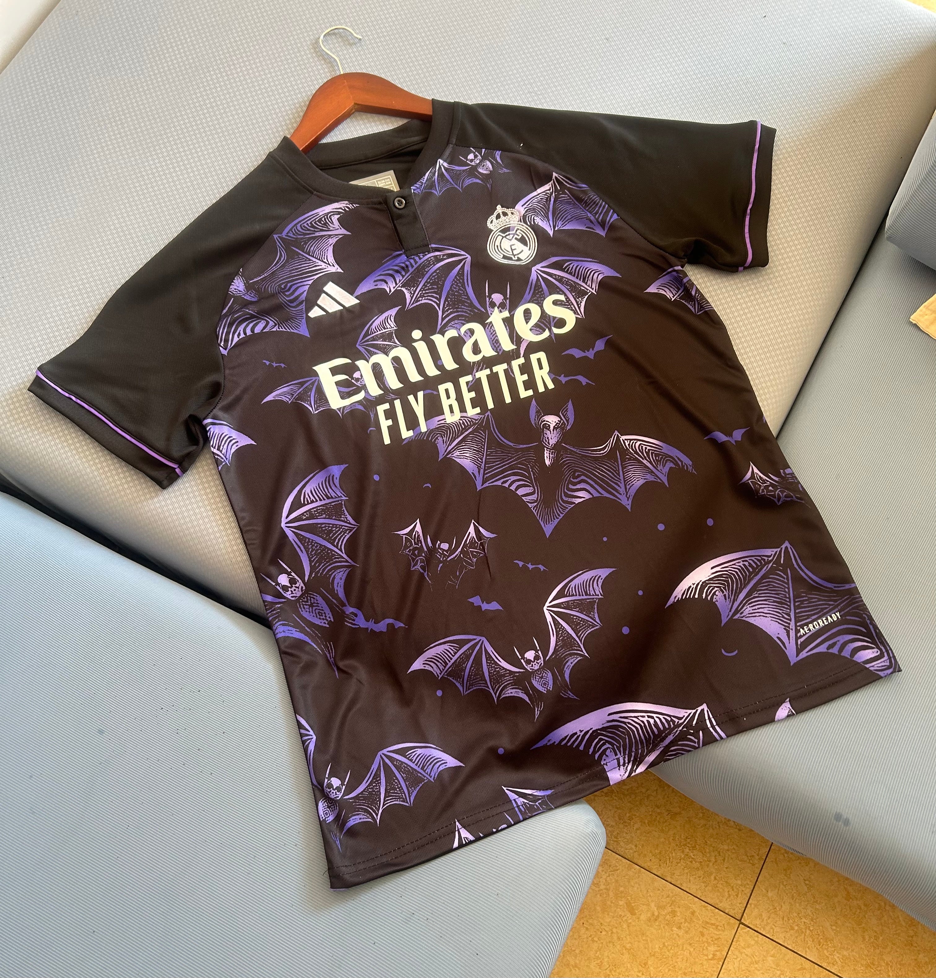 Maglia Real Madrid special 2024/25 nera con pipistrelli viola