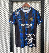 Maglia Inter special 2024/25 con serpente